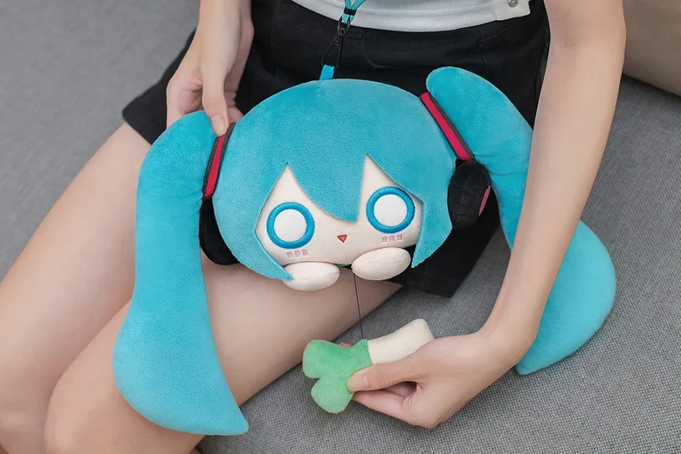 Character Vocal Series 01: Hatsune Miku Fluffy Series - Plushie Pouch