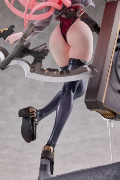 Colors:Red 1/7 Scale Figure