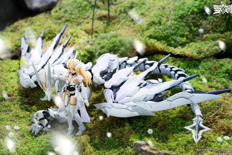 Daytime Meteor Plastic Model Kit