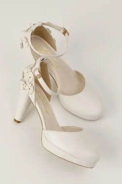 Honey Salon Flower Pumps (White)