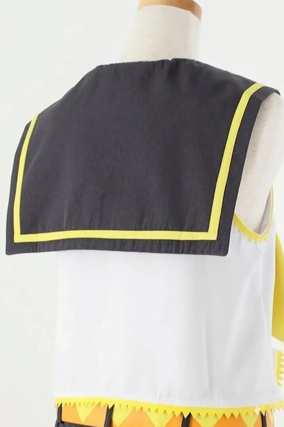 Kagamine Rin Cosplay Outfit