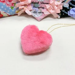Le cocone Big Heart Fake Fur Necklace
