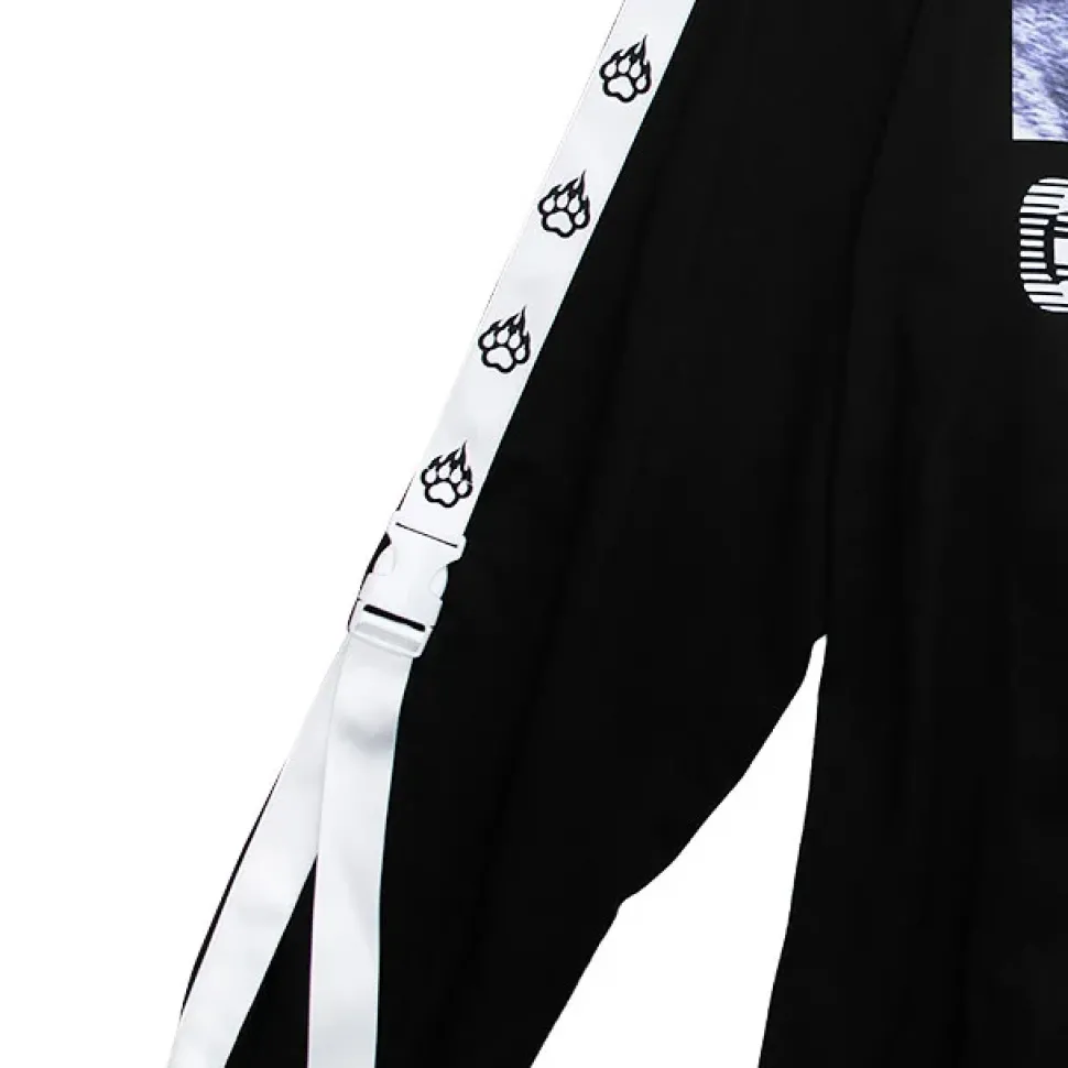 LISTEN FLAVOR Cat is Watching Half-Zip Pullover