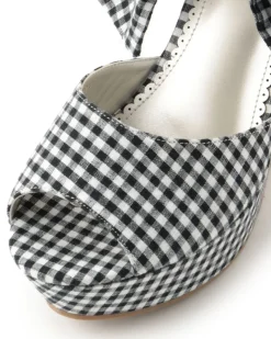 LIZ LISA Gingham Wedge Sandals