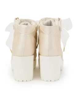 LIZ LISA Heart Cut-Out Sneakers