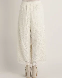 LIZ LISA Lacy Gaucho Pants