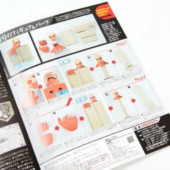 Monthly Attack on Titan Official Figure Collection Magazine Vol. 12 w/ Colossal Titan