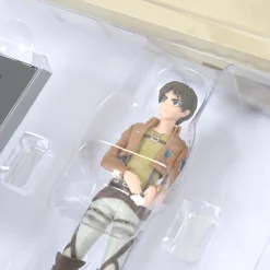 Monthly Attack on Titan Official Figure Collection Magazine Vol. 11 w/ Eren Yaeger (Standing Ver.)