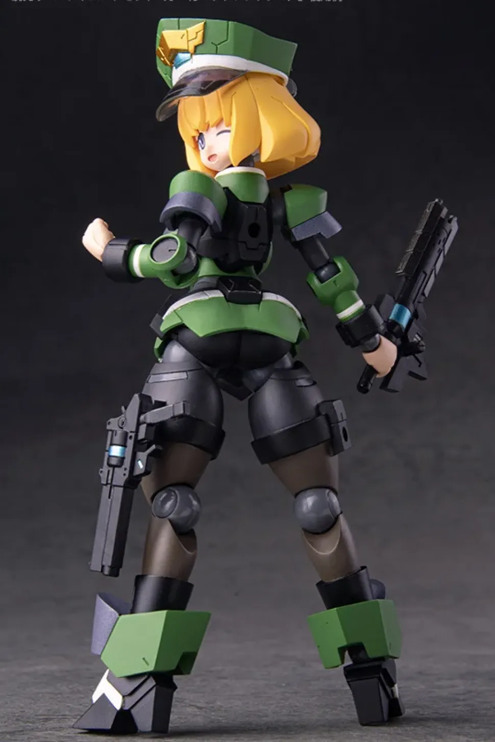 Robot Neoanthropinae Polynian Iana / Wanda (Military Police)