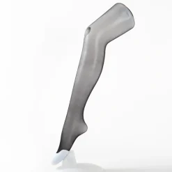 Takeuchi 18 Denier Black Sheer Tights - Knee Heart Motif (Black)